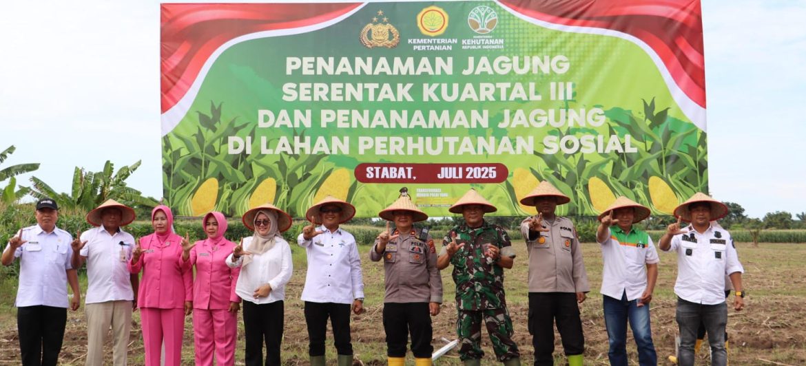 Kapolres Langkat laksanakan Penanaman Jagung Kuartal III di lahan Bhayangkara.