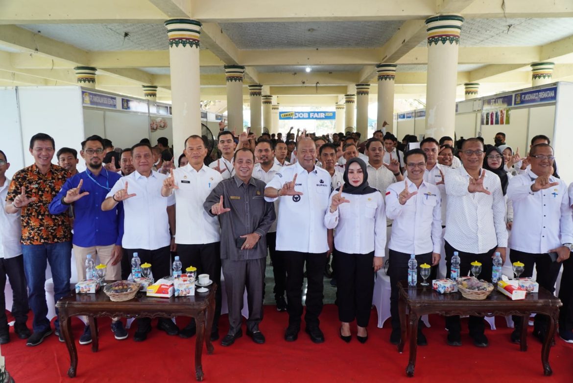 Syah Afandin Buka Job Fair 2025, Sediakan 1.600 Lowongan Kerja.