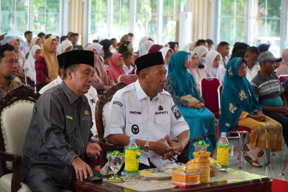 Bupati Syah Afandin Salurkan Rp417 Juta Dana Baznas untuk Mustahik Langkat.