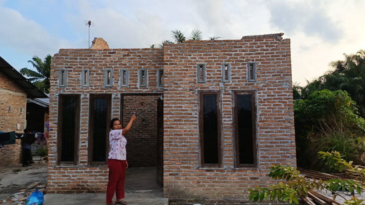 Ringankan Beban Korban Bencana, Ketua SMSI Sergai Berbagi Rezeki