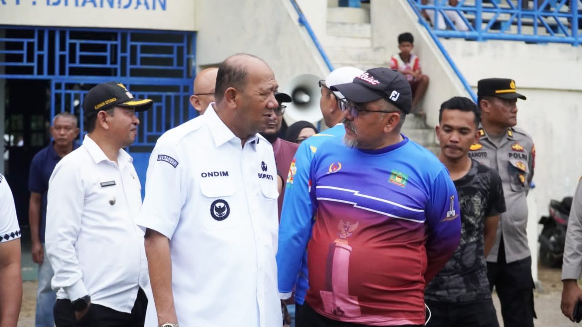 Bupati Syah Afandin Tinjau Semangat Atlet PORKAB Langkat 2025