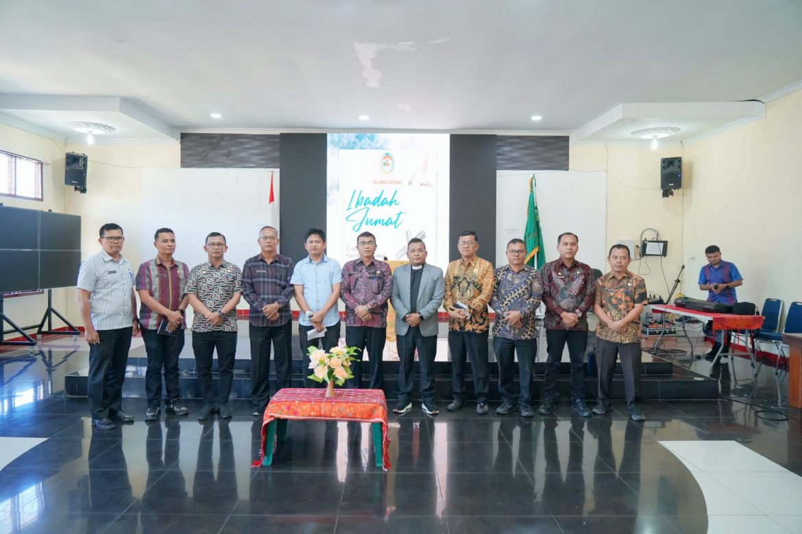 Ibadah Jumat Perdana di Lingkungan Pemkab Toba, ASN Diingatkan Agar Tidak Terikat Kesalahan