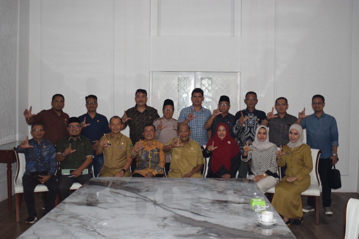 Sebelum Bahas Ranperda RPJMD, Pansus DPRD Langkat Beraudiensi ke Bupati.