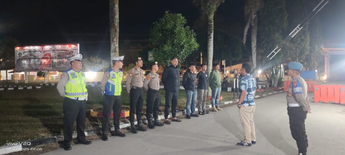 Patroli Malam antisipasi kejahatan jalanan dan pastikan situasi kamtibmas kondusif.