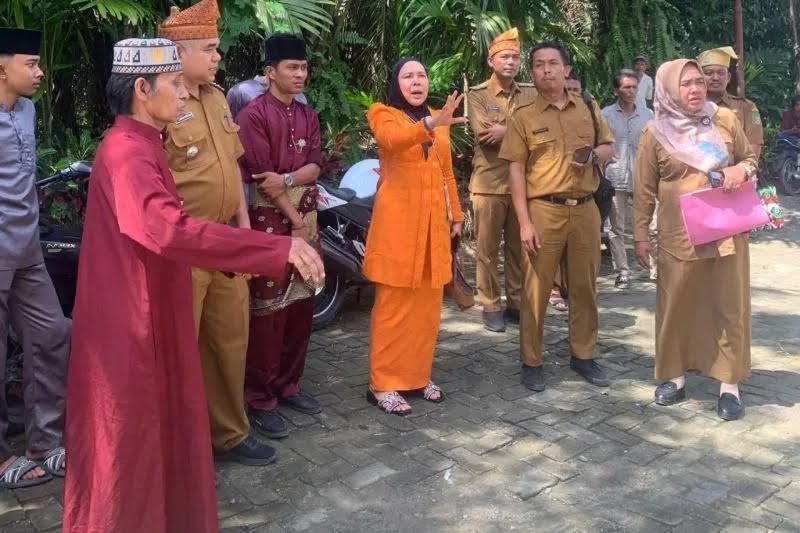 Kadis Pariwisata dan Kebudayaan Langkat Tanjau Masjid Tua.