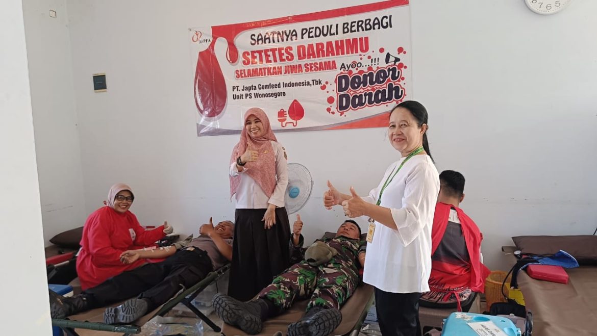 Danramil Wonosegoro Dukung Aksi Kemanusiaan di Donor Darah Massal PT Japfa Comfeed