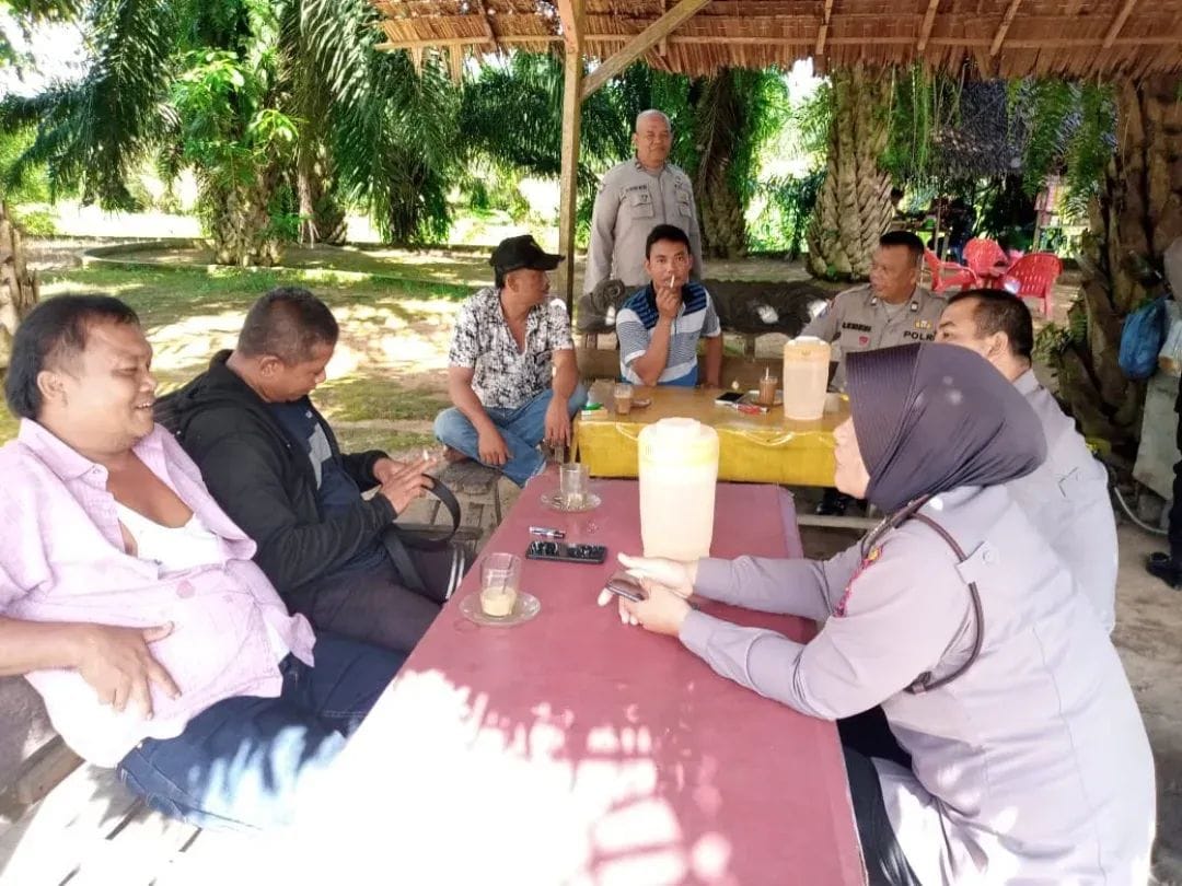 Sat binmas Polres Langkat Gencar Laksanakan Pembinaan dan Sosialisasi Kamtibmas Kepada Komunitas Masyarakat.