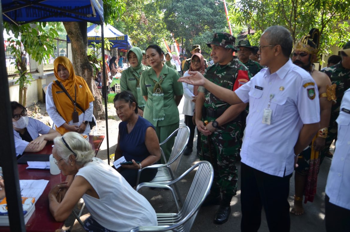 Hadirkan Pengecekan Kesehatan Gratis, Warga Berbondong-bondong Ke Lokasi TMMD Reguler Ke-125 Kodim Surakarta*