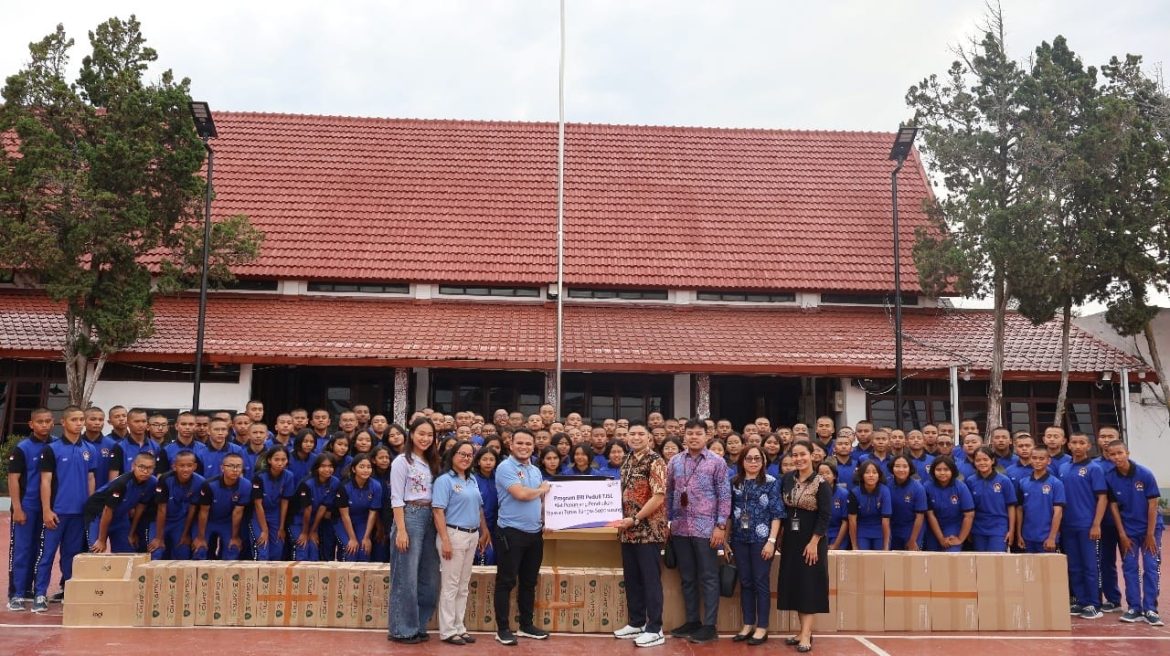 Dukung Dunia Pendidikan, BRI Balige Serahkan Bantuan TJSL Ke Yasop Balige