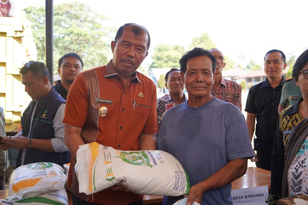 Bulog Distribusikan 9,7 Ton Bantuan Pangan Beras