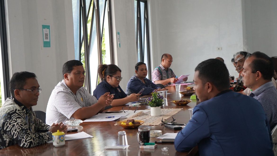 DPRD Humbahas Kunjungan Kerja ke Dinas Kominfo Toba