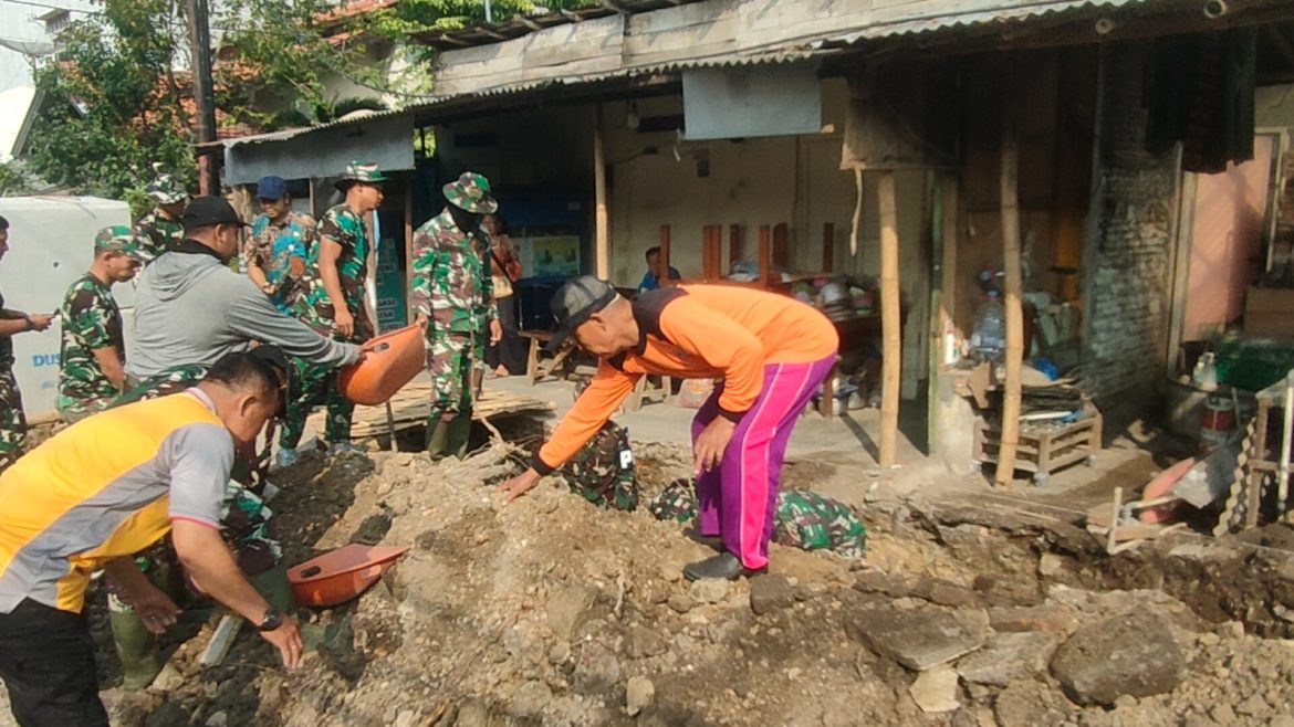 *Memasuki Hari Ke-18, Satgas TMMD Reguler Ke-125 Kodim 0735/Surakarta Bahu-membahu Kebut Sasaran Fisik Perbaikan Saluran Air*