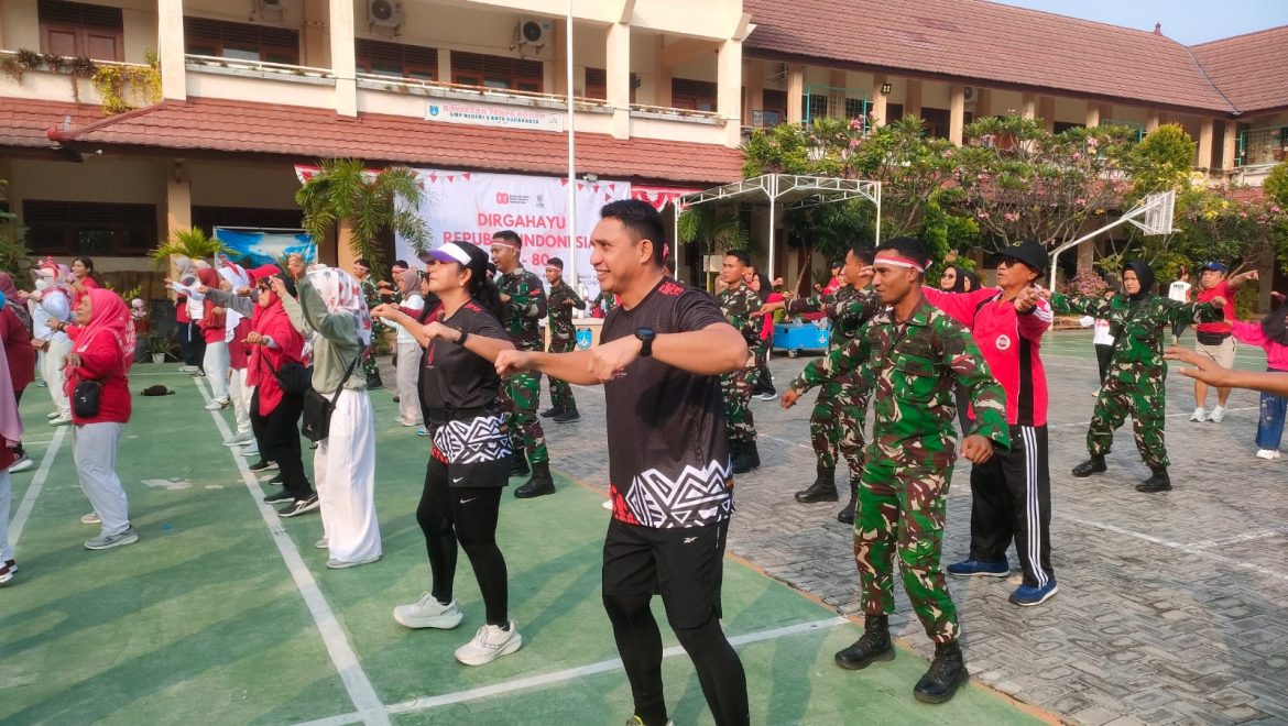 *Semarakkan HUT RI Ke-80, Satgas TMMD Reguler Ke-125 Kodim 0735/Surakarta Laksanakan Gerak Jalan Dan Senam Bersama*