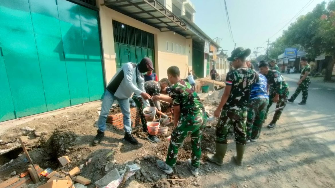 *Memasuki Hari Ke-20, Satgas TMMD Reguler Ke-125 Kodim 0735/Surakarta Terus Bergotong-royong Selesaikan Sasaran Fisik Perbaikan Saluran Air*