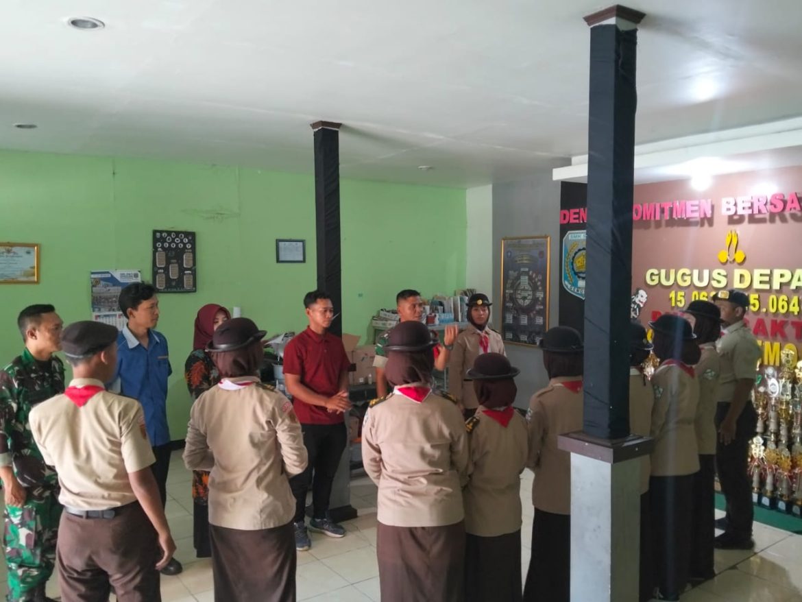Babinsa Gelar Bin Wanwil Bersama Anggota Pramuka SMK Sakti Gemolong, Tingkatkan Bela Negara Sejak Dini