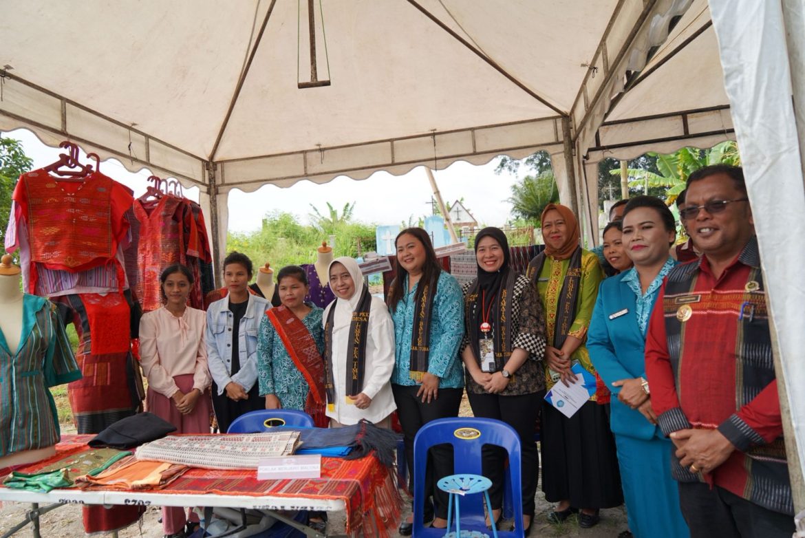TP PKK Sumut Memonitor Desa Lumbanpea Timur sebagai Desa Usaha Peningkatan Pendapatan Keluarga