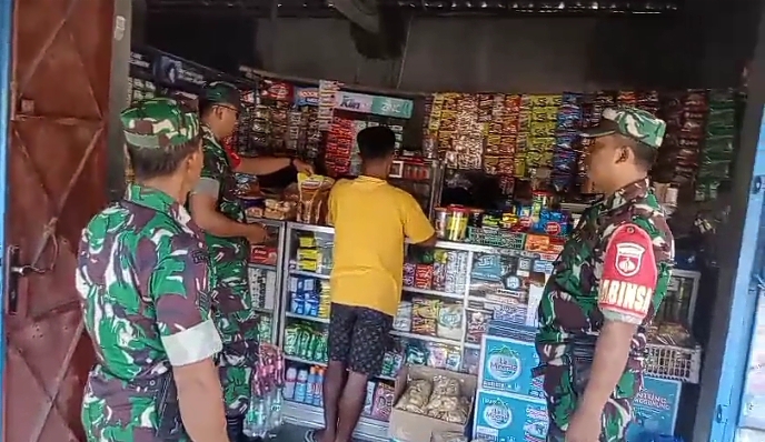 Babinsa Aktif Pantau Harga Sembako di Pasar Tradisional dan Kios di Wilayah