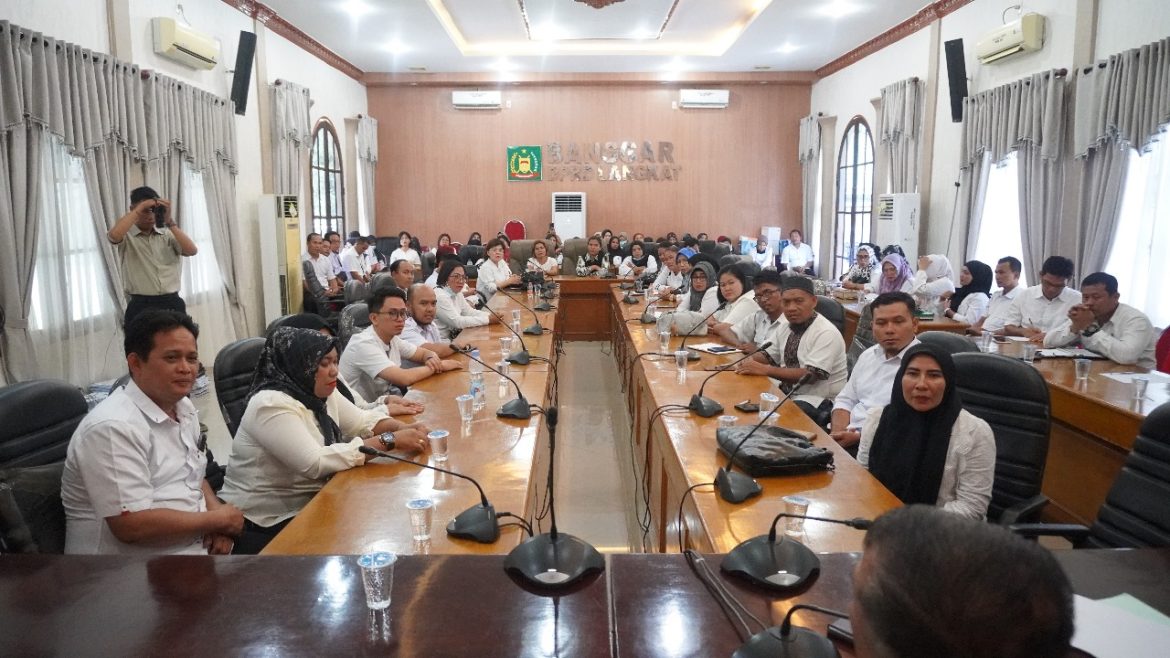 ASN Nakes Puskesmas Beraudiensi ke DPRD Langkat Bahas Isu Pemotongan TPP.