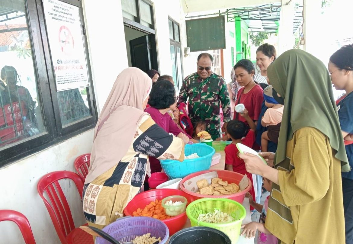 Babinsa Joyotakan Dampingi Posyandu Balita Diwilayah*