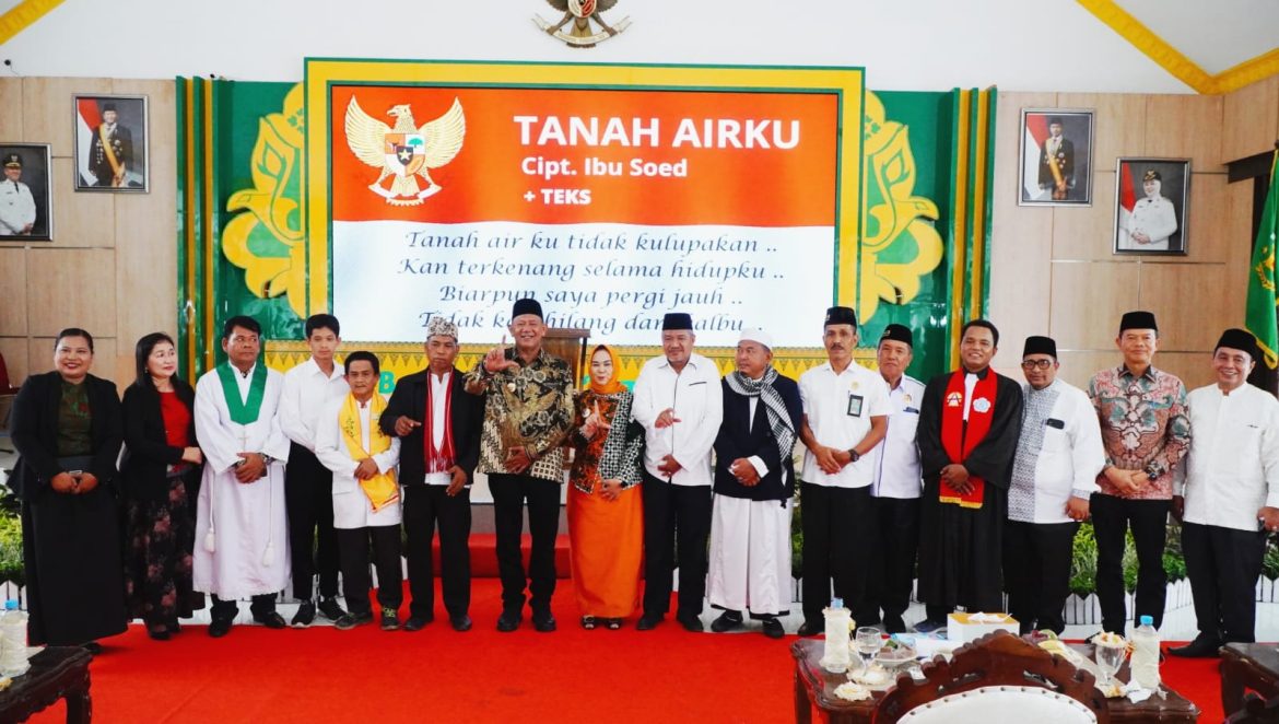 Syah Afandin Salurkan Bantuan untuk 7.716 Warga Tidak Mampu, Wujudkan Kepedulian Sosial.