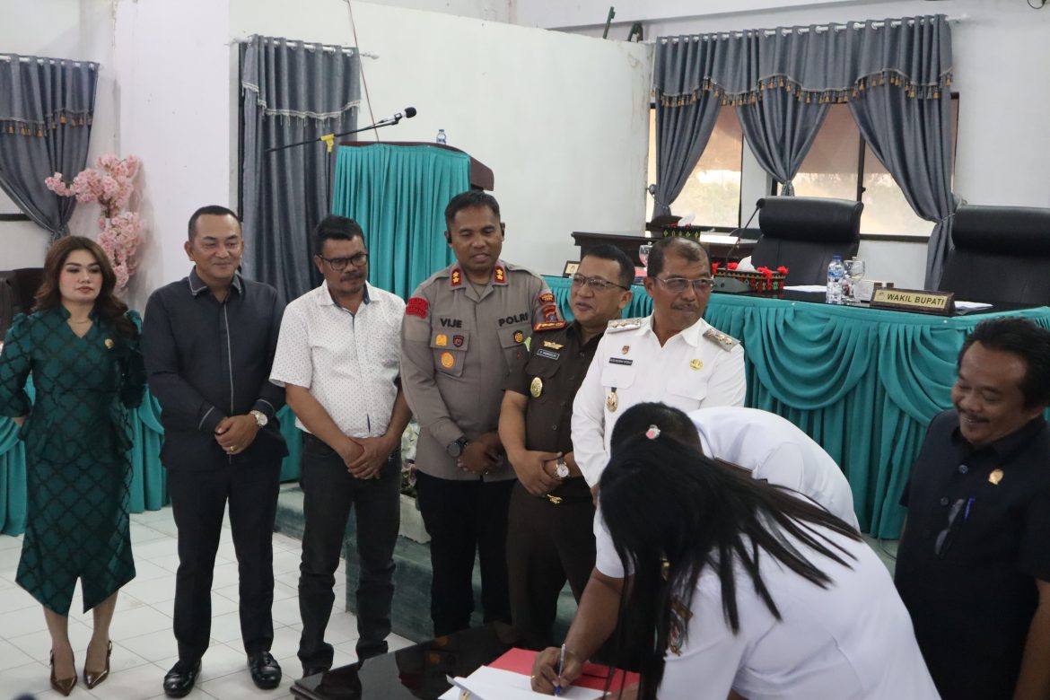 Kapolres Toba Hadiri Rapat Pembahasan dan Penetapan Rencana Peraturan Daerah dan P.APBD Tahun 2025-2026
