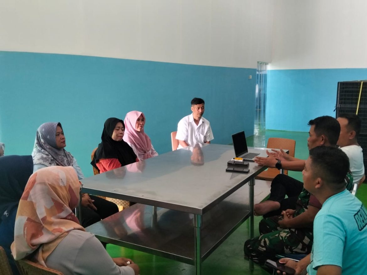 Babinsa Nogosari Tinjau Dapur MBG, Pastikan Makanan Layak dan Bergizi untuk Pelajar