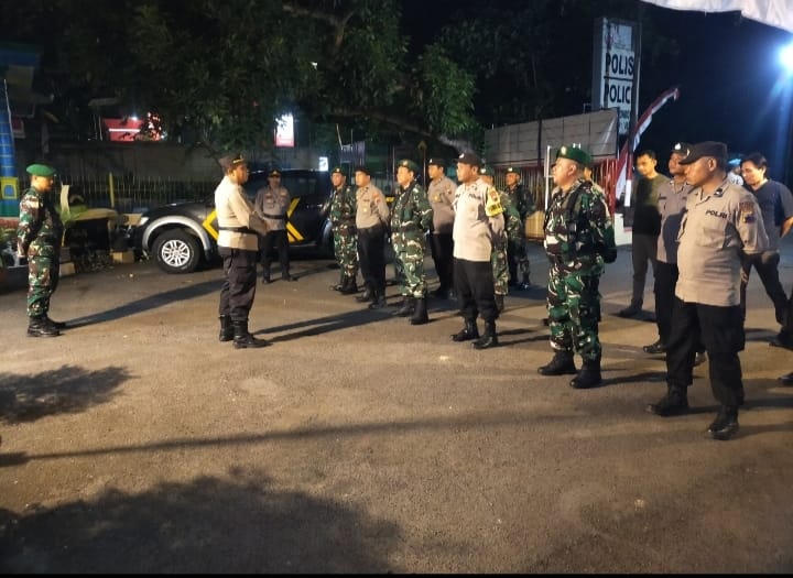 Koramil dan Polsek Mondokan Kompak Patroli bersama