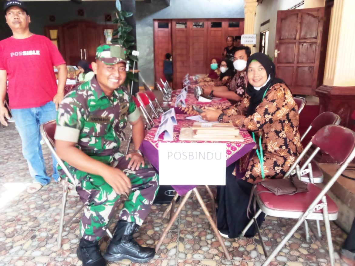 Babinsa Teras Dampingi Pelayanan Posyandu, Dukung Pencegahan Stunting di Boyolali