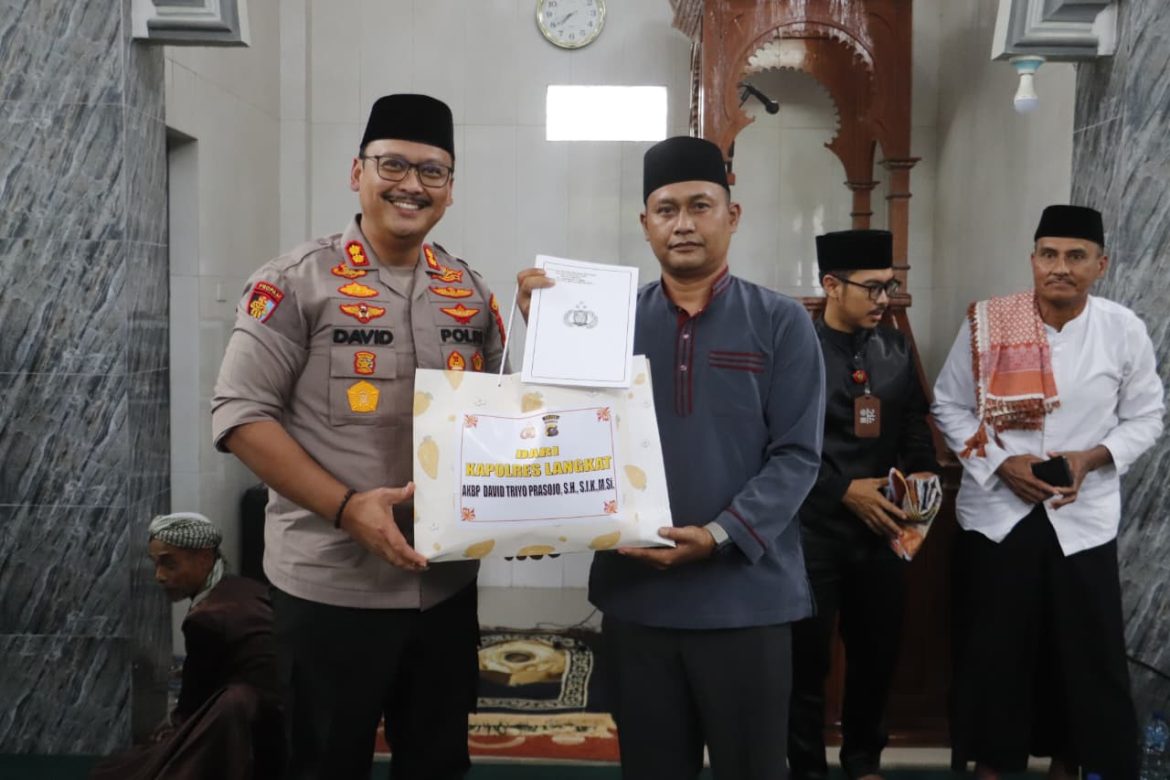 Safari Jumat Kapolres Langkat: Ajak Warga Jaga Kondusifitas dan Perangi Narkoba serta Judi Online.