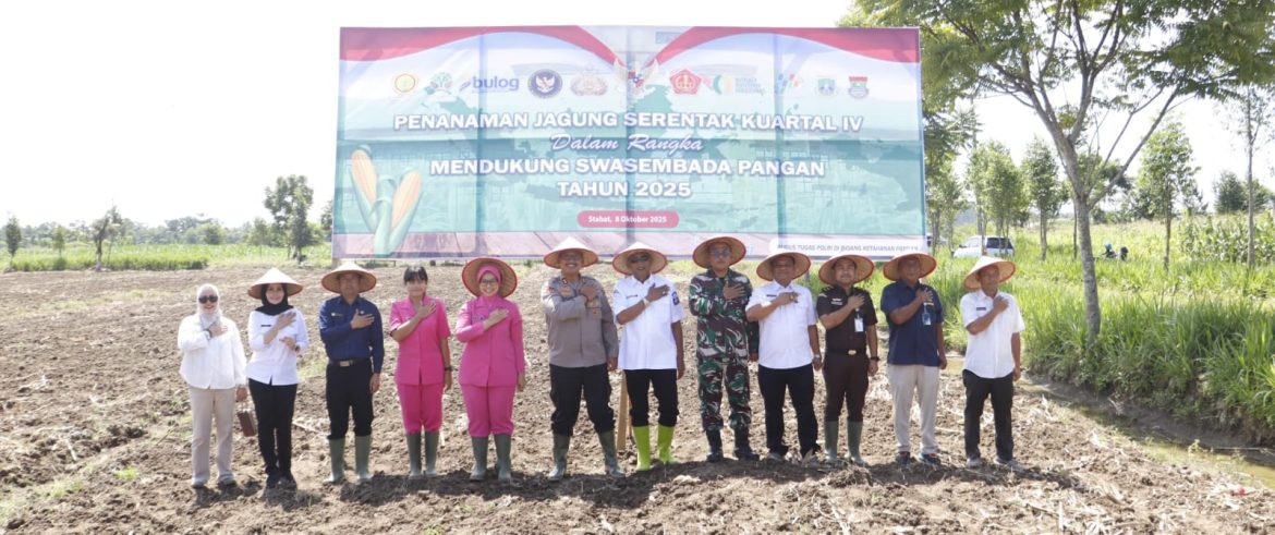 Kapolres Langkat laksanakan Penanaman Jagung Kuartal IV di lahan Pertanian Binaan Polres Langkat
