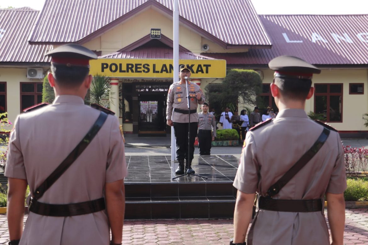 Kapolres Langkat Pimpin Serah Terima Jabatan Kasat Reskrim, Dua Kapolsek, Kasat Tahti serta Kasiwas dan Kasikum Polres Langkat.