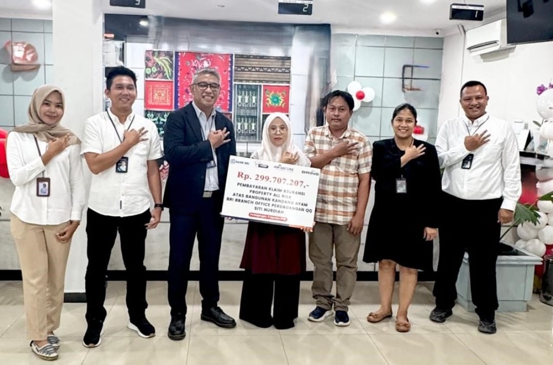 Tegar Setelah Bencana: Siti Nurdiah Terima Rp299 Juta dari Asuransi BRINS BRI Kanca Perdagangan Usai Kandang Ayam Diterpa Puting Beliung dan Banjir