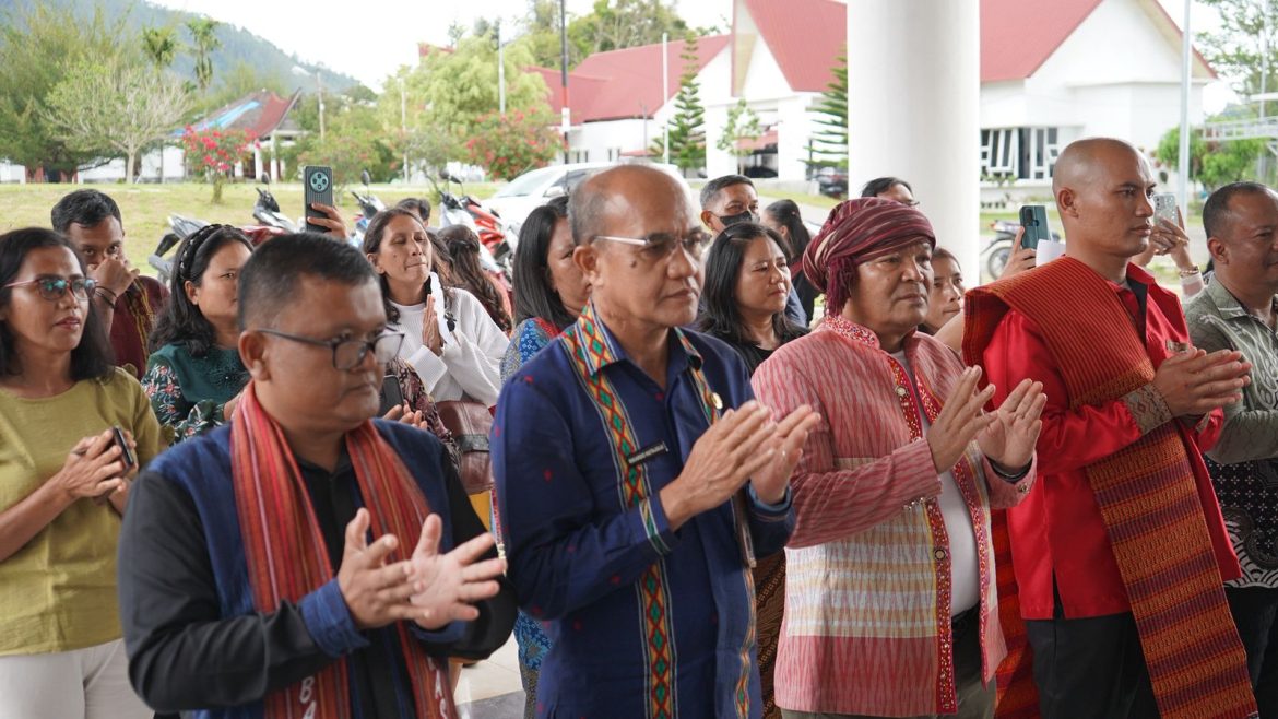Glorious Institute Gelar “Harmony of Batak Toba’s Ulos”