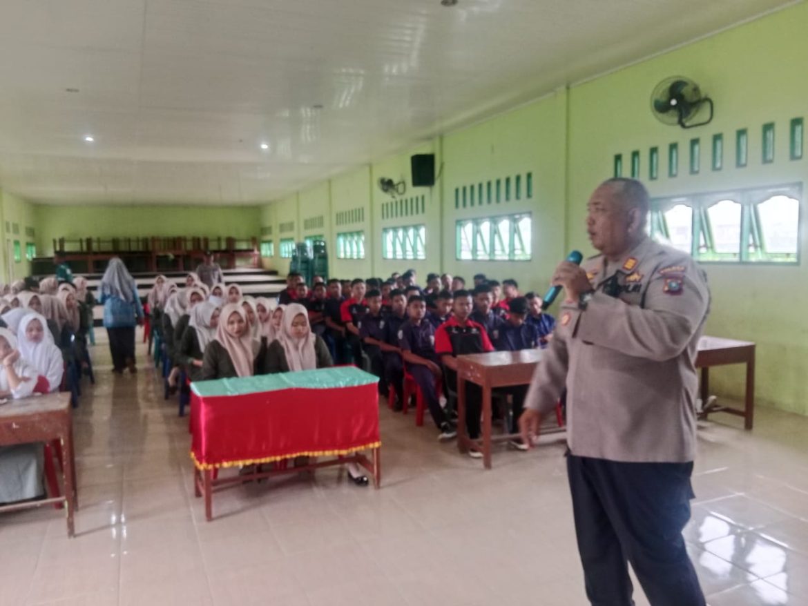 Polres Langkat Beri Edukasi Kamtibmas dan Anti Narkoba kepada Pelajar SMK Harapan Stabat.