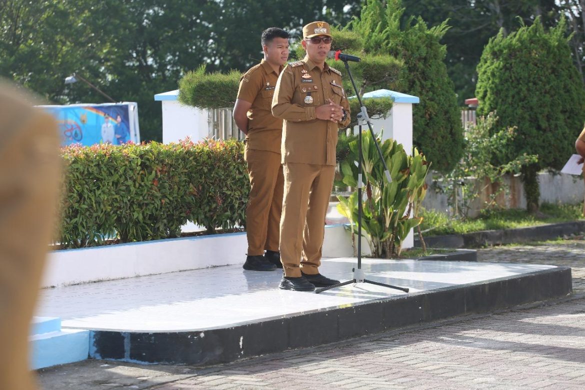Bupati Taput JTP Hutabarat Pimpin Apel Gabungan: “Berpikir Out of The Box menjadi aparatur yang inovatif, produktif, dan berorientasi pada pelayanan”