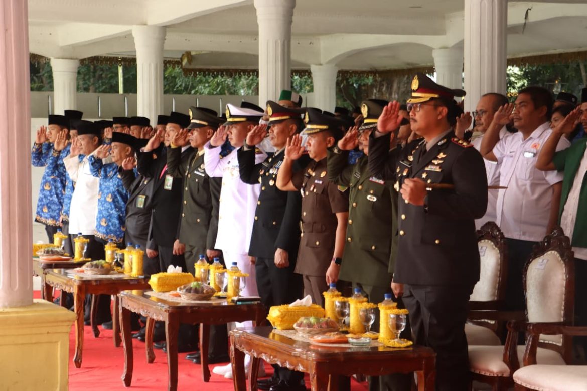 Kapolres Langkat Hadiri Upacara Peringatan Hari Sumpah Pemuda ke 79, di lapangan Alun-Alun Langkat.