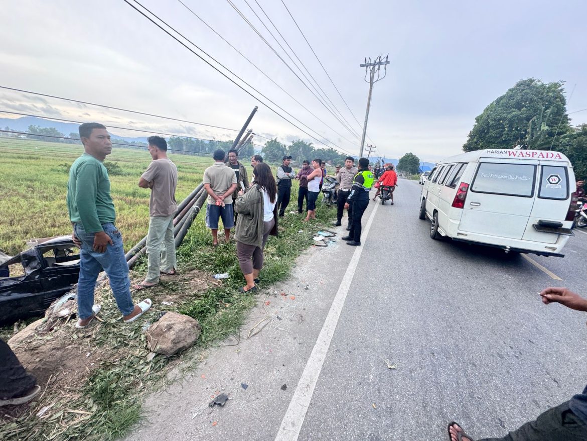 Angkot Bawa Anak Sekolah Tabrak Truk Tangki, 1Tewas 10 Penumpang Luka Luka di Toba