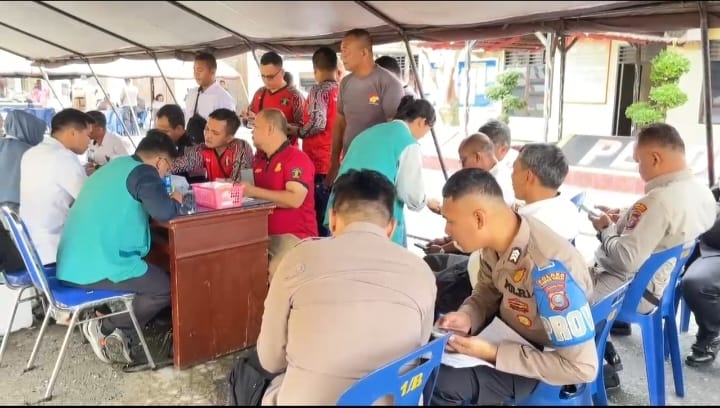 Setetes darah sejuta harapan, Batalyon B Satbrimob Polda Sumut Gelar Donor Darah Sambut HUT ke-80 Korps Brimob Polri.