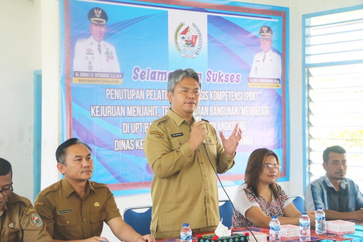 Pemkab Taput Dorong Peserta Pelatihan Berbasis Kompetensi Terus Belajar Mandiri Hingga Terampil