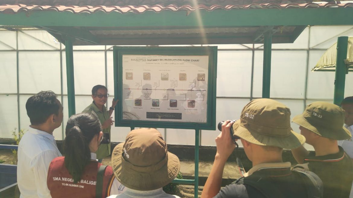 Dukung Program Destinasi Wisata Toba, PT TPL Apresiasi Peserta Lomba Foto dan Vlog Pesona Toba di Center Nursery