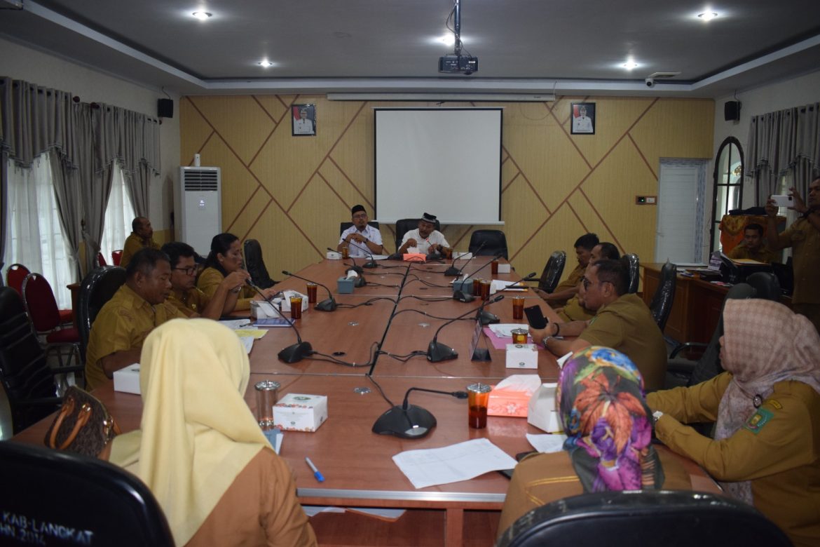Komisi III DPRD Langkat Gelar RDP Evaluasi Capaian PAD Tahun 2025.