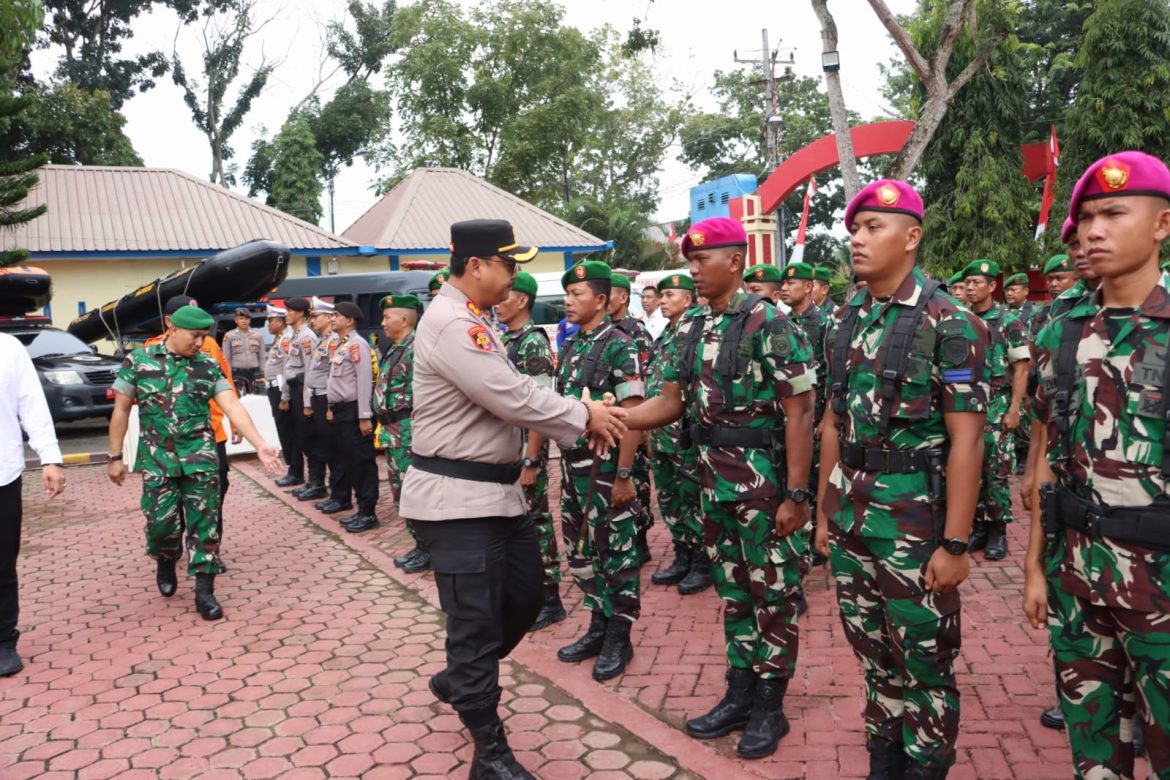 Kapolres Langkat Pimpin Apel Gelar Pasukan Kesiapan Tanggap Darurat Bencana Tahun 2025.