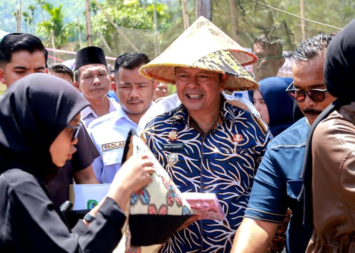 Petani Tak Boleh Terkendala Garap Lahan, Layanan Bajak Gratis, Segera Launcing, di Bupati Welly Suhery