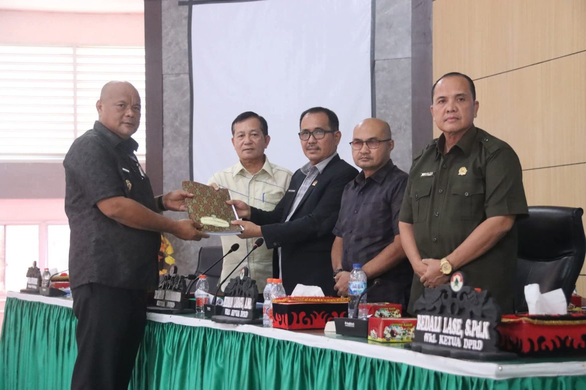 Rapat Paripurna DPRD Kabupaten Nias Utara Dalam Rangka Penyampaian Nota Pengantar Bupati Nias Utara Atas Rancangan PPAS APBD Tahun Anggaran 2026