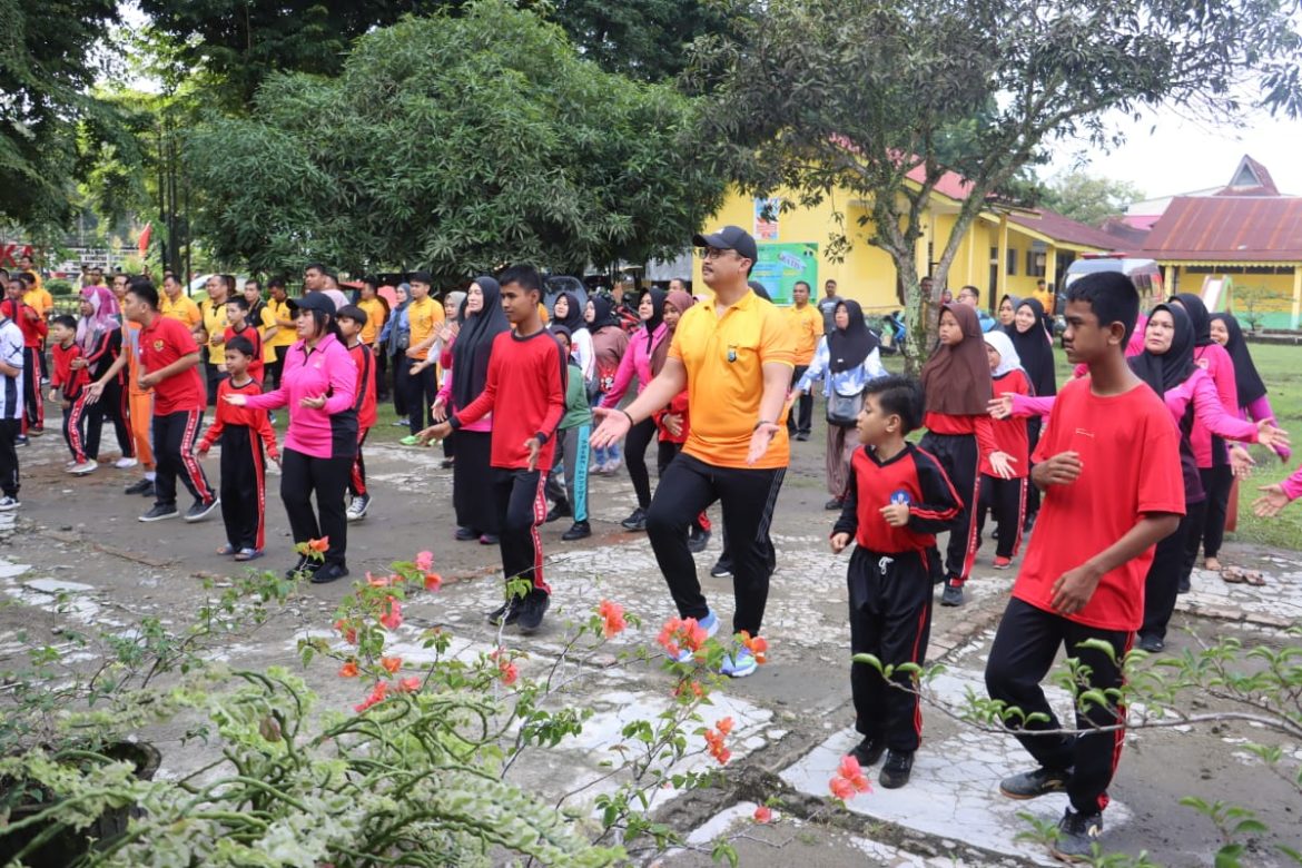 Kapolres Langkat Gelar Safari Jumat dan Jumat Curhat di Masjid Raya Bahorok, Ajak Warga Jaga Kamtibmas.