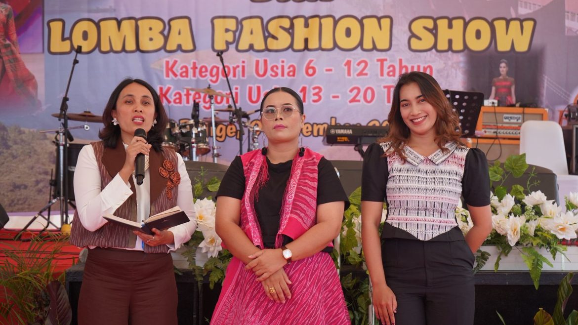 DKD TOBA LANJUTKAN PAGELARAN SENI BUDAYA DENGAN LOMBA FASHION SHOW