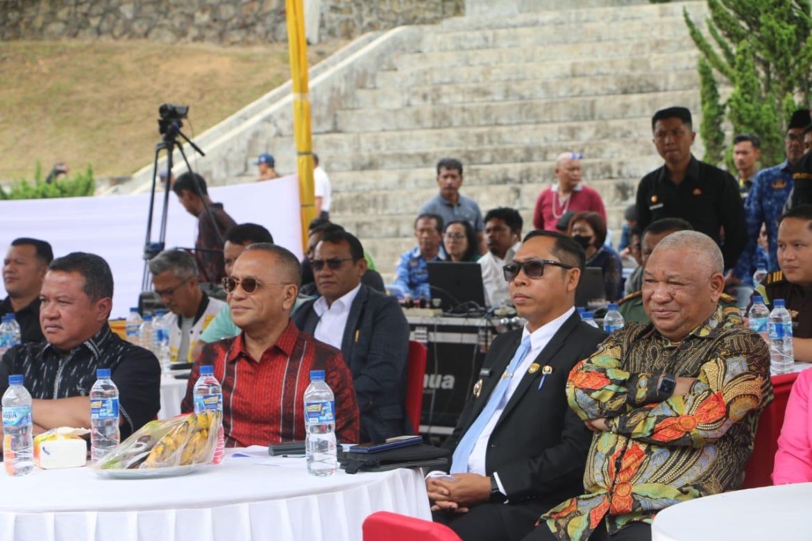 Bupati Taput Hadiri Mini Pesparawi Salib Kasih: Harmoni Iman, Budaya, dan Pariwisata Jadi Satu