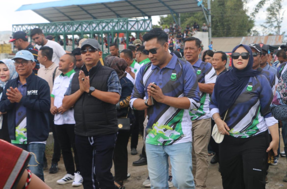 Bupati Tapanuli Utara Buka Indonesia Horse Racing Sumut Cup Seri I Tahun 2025.