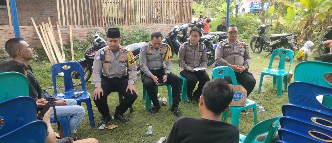 Polres Langkat Lakukan Sambang Duka kepada Keluarga Korban Laka Lantas, Wujud Kepedulian Polri Hadir di Tengah Masyarakat.
