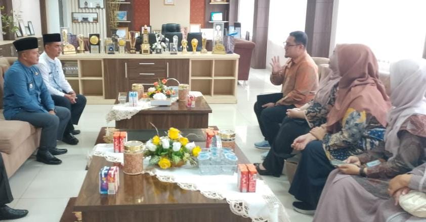 BPOM Kunjungi Bupati Pasaman, Welly Suhery : Butuh Kerjasama dalam pengawasan obat dan makanan